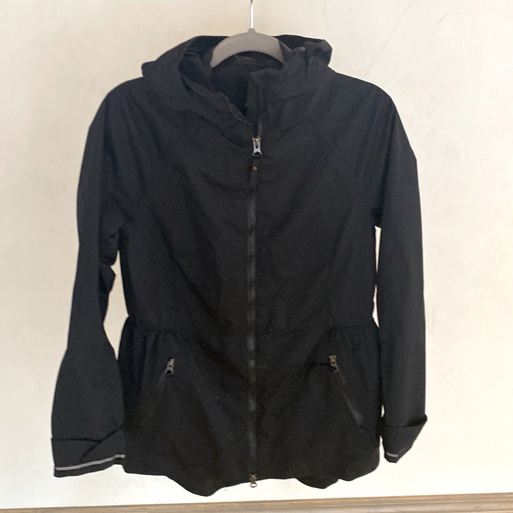 LULULEMON Women’s Black Raincoat Size 6
